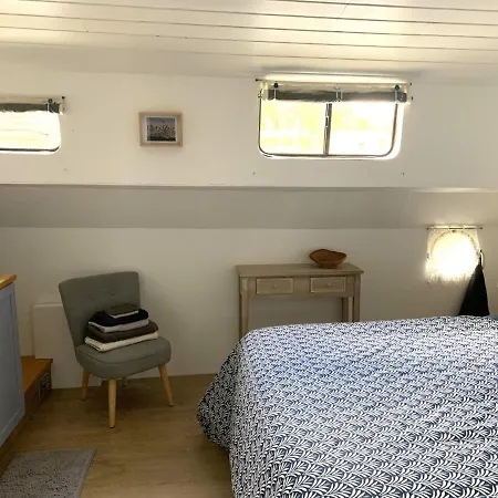 Botel Peniche Gemjo *