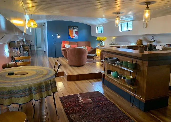 Πλωτό κατάλυμα Peniche Gemjo