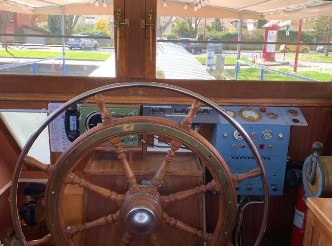 Πλωτό κατάλυμα Peniche Gemjo